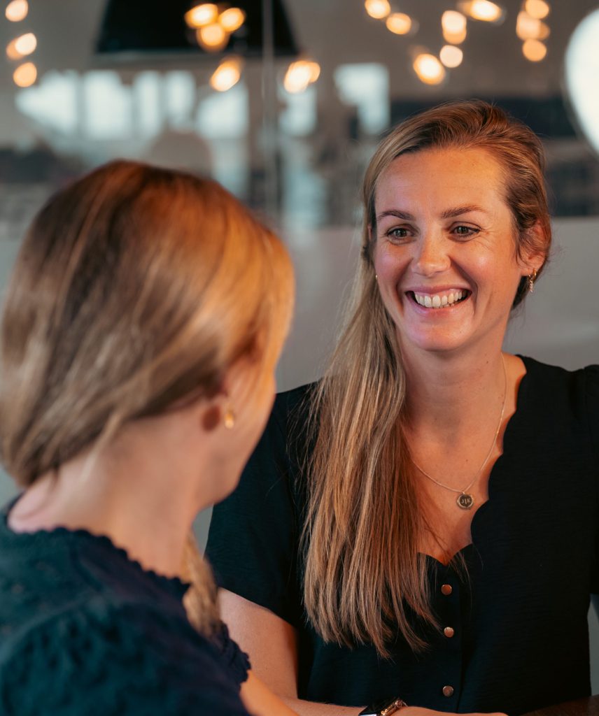 Sfeerbeeld van een gesprek bij BS Groep