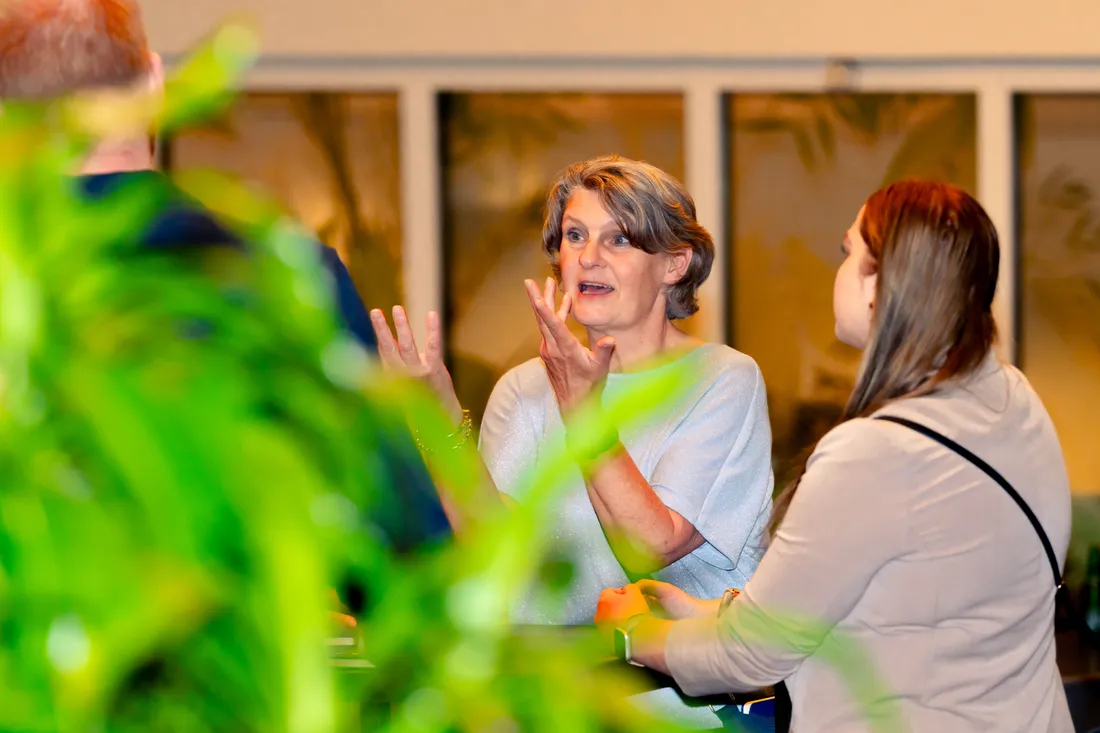Collega's van BS Groep in gesprek